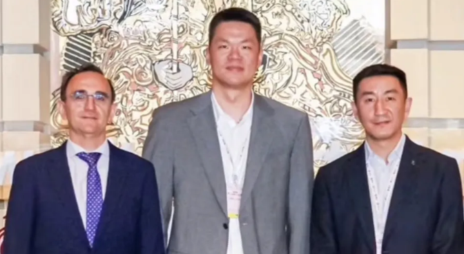 全网稳定专业的足球篮球球料合集 | 周琦向北,艾伦向南,CBA将去向何方?插图1 全网稳定专业的足球篮球球料合集 | 周琦向北,艾伦向南,CBA将去向何方?插图1