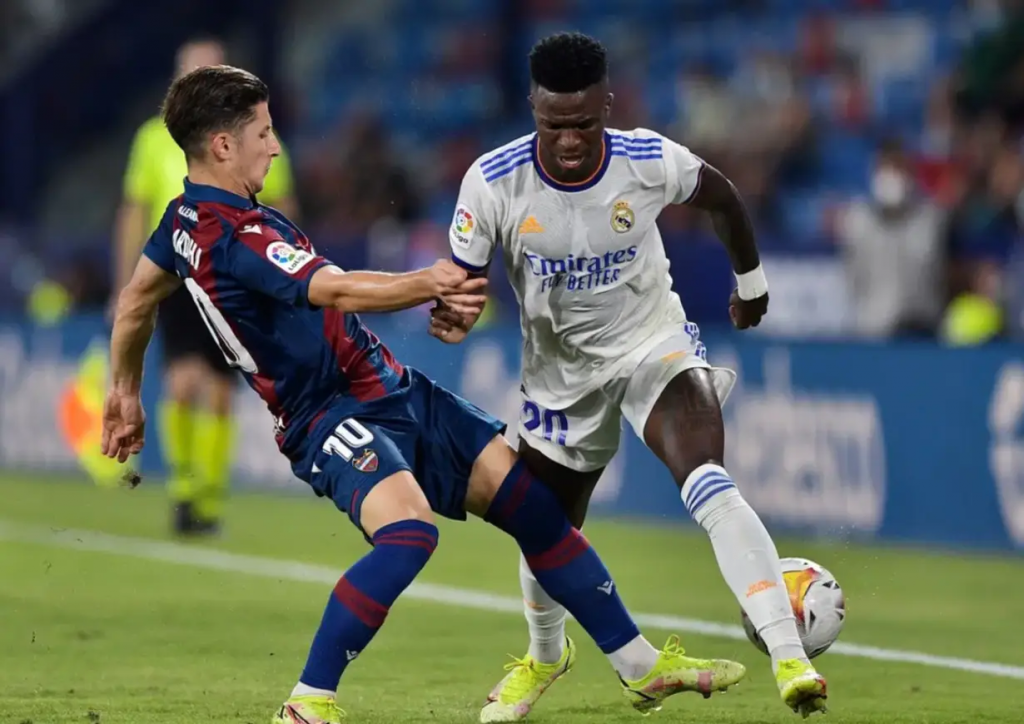 好料助手今日足球公推：4月24日 1点西甲莱万特VS塞维利亚插图